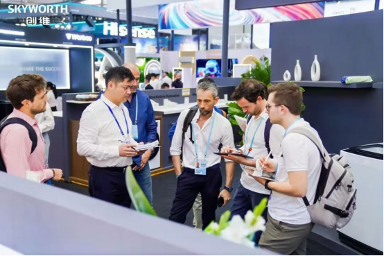 创维以创新科技书写中国智造新篇章麻将胡了试玩模拟器持续深耕全球化(图4)